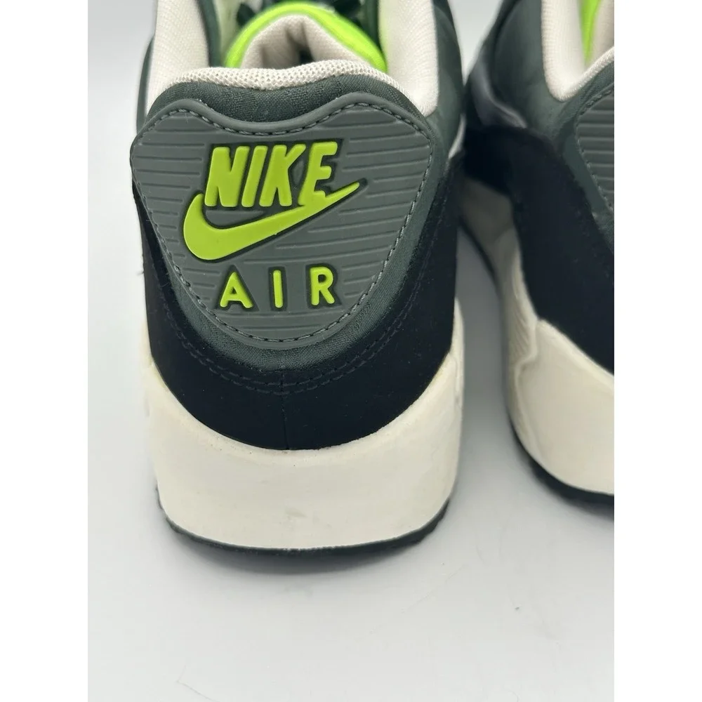 Nike Air Max 90 Premium Vintage Green Paisley 333888-303 Men's Size 9